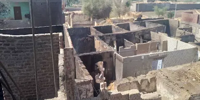 فرن بلدي يشعل كارثة.. حريق هائل يضرب 17 منزلًا بسوهاج (صور)