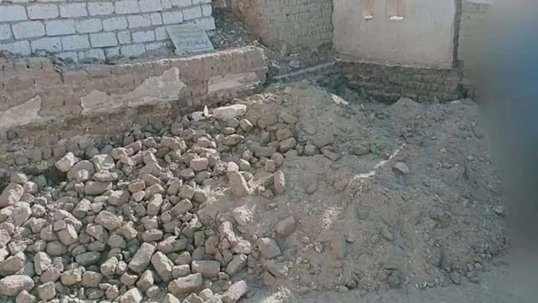 لغز "القدم المبتورة" بجوار مقابر الدقهلية.. كيف وصلت إلى هناك؟