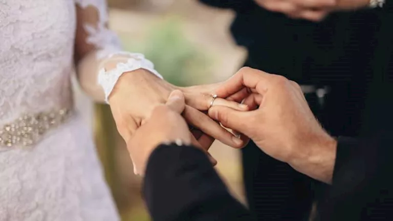 محامي الزوجة ضحية بالإيدز يكشف تفاصيل اتهام زوجها بالتسبب في إصابتها