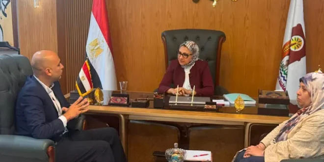 مشروعات جديدة للطاقة النظيفة والزراعة على طاولة الوادي الجديد