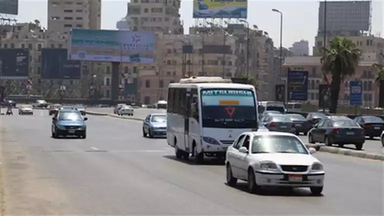 نشرة المرور.. تباطؤ بشارع الهرم وكثافات متحركة بالدائري وأكتوبر