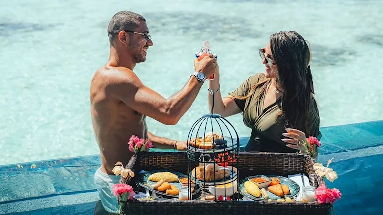 15 صورة لرامي ربيعة وزوجته في أجواء صيفية بالمالديف | ضي النهار 15 صورة لرامي ربيعة وزوجته في أجواء صيفية بالمالديف
