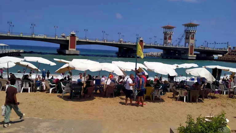 7 شواطئ تسجل 100% إشغال في الإسكندرية خلال آخر جمعة من يوليو (صور)