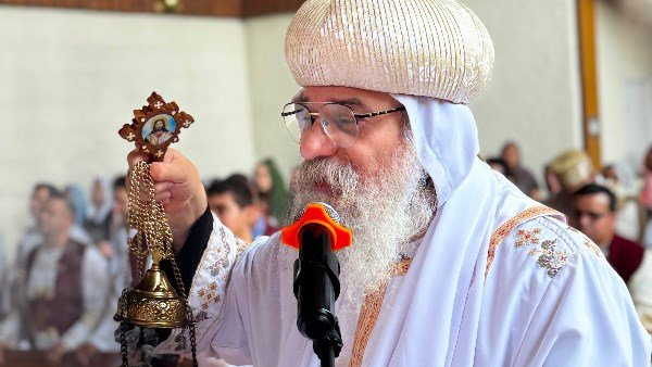 الأنبا أباكير يترأس قداس ولقان عيد الرسل بكنيسة الأنبا بولا في ستوكهولم