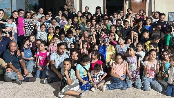 الأنبا عمانوئيل يتفقد مؤتمر المرحلة الابتدائية بكنيسة رئيس الملائكة ميخائيل بالأقصر الأنبا عمانوئيل يتفقد مؤتمر المرحلة الابتدائية بكنيسة رئيس الملائكة ميخائيل بالأقصر