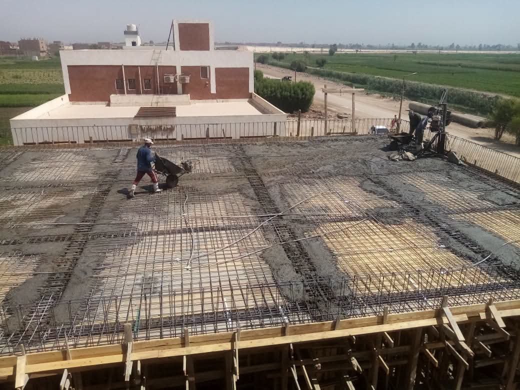 محافظ أسيوط: تنفيذ مشروع موزع كهرباء لمحطات رفع الصرف الصحي بكودية الإسلام في ديروط يعزز كفاءة الخدمات | ضي النهار FB IMG 1784650770278