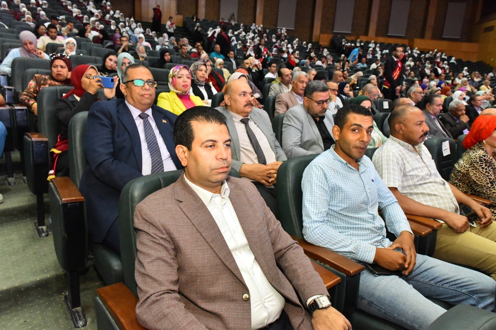 ثورة 30 يونيو في محراب التنوير.. محافظ أسيوط ورئيس الجامعة يشهدان ملحمة الوعي والوطنية في الذكرى الثالثة عشرة | ضي النهار WhatsApp Image 2026 07 14 at 3.54.18 PM