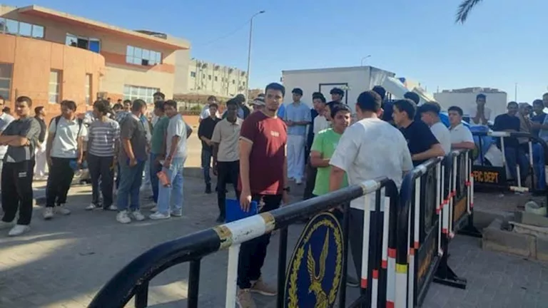 أجواء هادئة وتفتيش دقيق.. انتظام امتحانات الثانوية العامة بجنوب سيناء