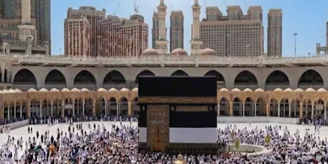 أمين الفتوى يروي قصة بناء الكعبة المشرفة.. ويوضح حقيقة الطواف حولها قب