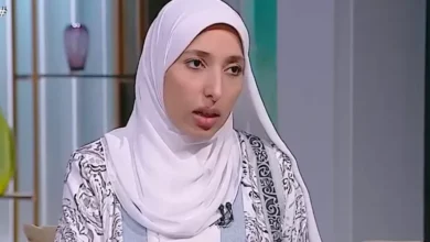 أمينة الفتوى توضح حكم الصلاة عند اكتشاف دم على الملابس بعد الانتهاء