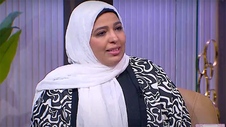 أمينة الفتوى توضح هل قصّ المرأة شعرها مثل الرجال حرام | ضي النهار أمينة الفتوى توضح هل قصّ المرأة شعرها مثل الرجال حرام
