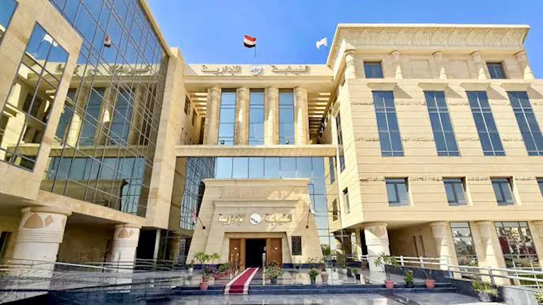 إحالة 15 مسؤولًا للمحاكمة التأديبية لإهمالهم مخالفات البناء | ضي النهار إحالة 12 من العاملين بطب الأسرة في بورسعيد للمحاكمة