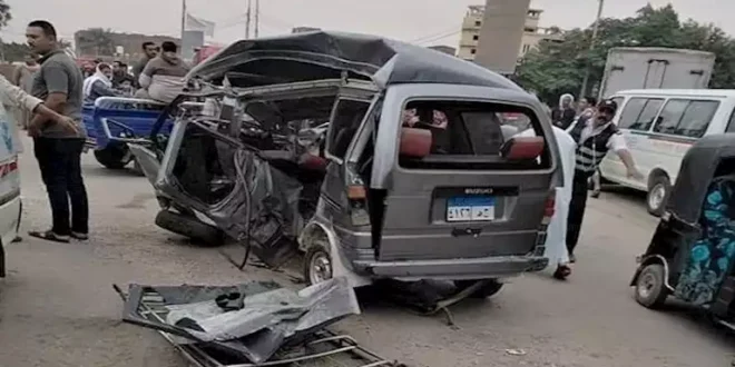 إصابة 12 شخصًا بينهم 5 أطفال في انقلاب سيارة سوزوكي بطريق العين السخنة