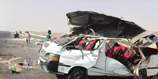 إصابة 8 أشخاص في حادث على الطريق الأوسطي بسوهاج