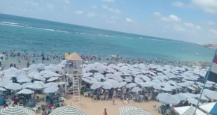 إقبال كثيف على شواطئ الإسكندرية.. 9 شواطئ تعلن "كامل العدد" (صور)