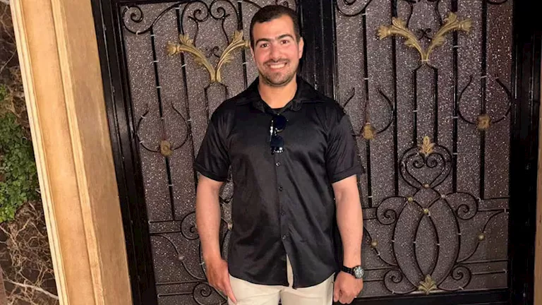 "ابني اتيتم في بطني".. كلمات مؤثرة لزوجة غريق بورسعيد أمام المشرحة (صو