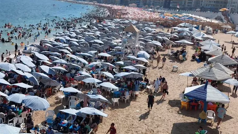 التزموا بتعليمات الإنقاذ.. توجيهات عاجلة من محافظ الإسكندرية لرواد الش