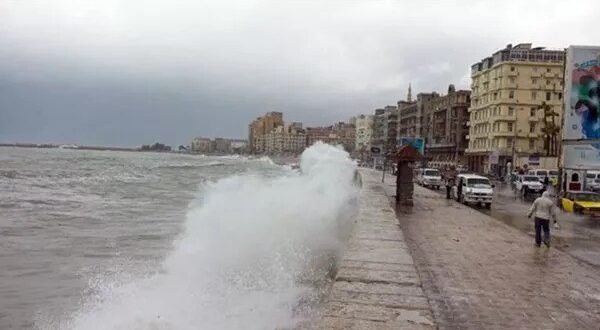 العلمين ومطروح واسكندرية .. الأرصاد تحذر من ارتفاع الأمواج على شواطئ البحر المتوسط