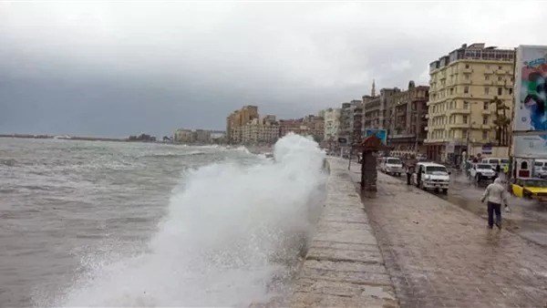 العلمين ومطروح واسكندرية .. الأرصاد تحذر من ارتفاع الأمواج على شواطئ البحر المتوسط