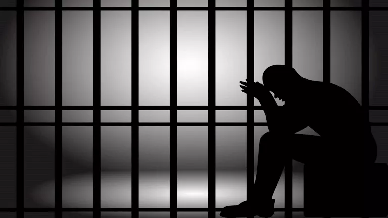 المؤبد لسائق هتك عرض نجلتيه وتعدى عليهما في العبور