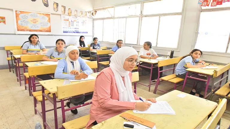 امتحان الكيمياء تحت قبة البرلمان.. طلب إحاطة عاجل لوزير التعليم