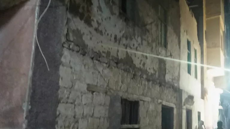 انهيار جزئي لمنزل غير مأهول في وسط مدينة بني سويف