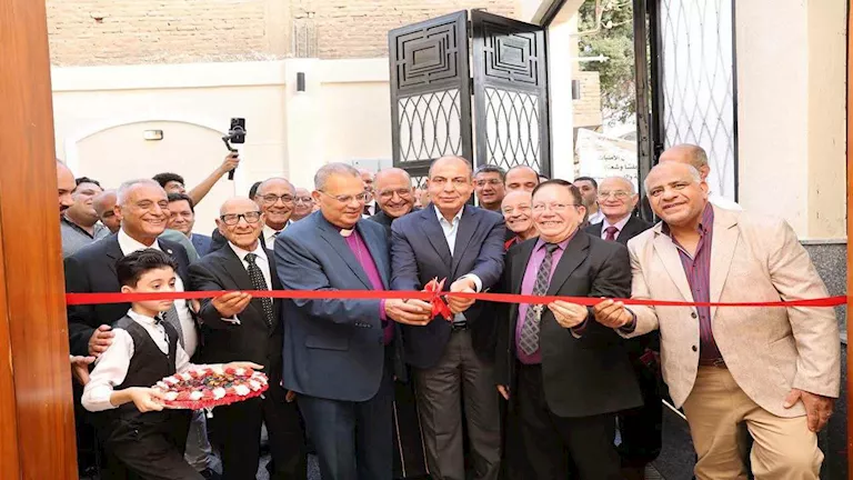 بحضور محافظ المنيا.. افتتاح الكنيسة الإنجيلية بمنطقة أرض سلطان (صور) | ضي النهار بحضور محافظ المنيا.. افتتاح الكنيسة الإنجيلية بمنطقة أرض سلطان (صور)