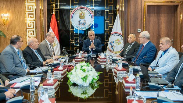 تأهيل الكوادر الفنية والقيادية أولوية لدعم التطوير وزيادة الإنتاجية