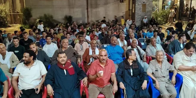 جماهير أسيوط تحتشد لمتابعة مباراة مصر وأستراليا (صور)