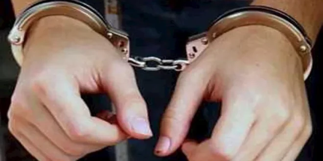حبس أب 4 أيام بتهمة إلقاء طفله أسفل سيارة في البدرشين