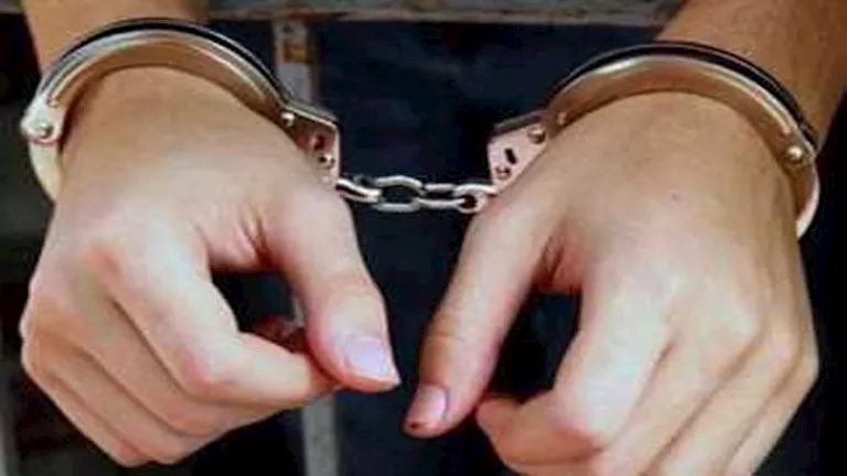 حبس أب 4 أيام بتهمة إلقاء طفله أسفل سيارة في البدرشين