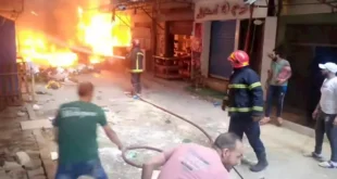 حريق يلتهم شقة ومحالًا تجارية بسوق الفلكي في الإسكندرية (فيديو وصور)