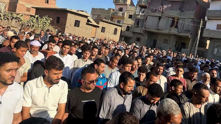 حزن في الفيوم خلال تشييع ضحايا الماس الكهربائي بالسعودية