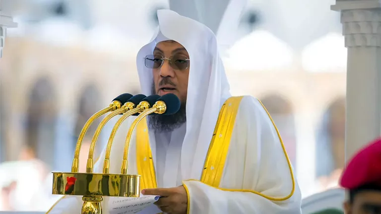 خطيب المسجد الحرام: معيّة الله للمؤمنين خير عدة وأفضل زادٍ