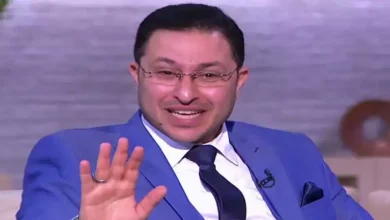 داعية إسلامي يوضح حكم الإكسال في الجماع ومتى يجب الغسل على الزوجين