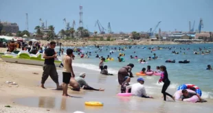شواطئ بورسعيد تعلن الطوارئ وتستقبل آلاف الزوار في عطلة الجمعة