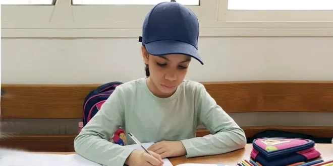 طفلة بالشرقية تبتكر روبوت ذكي لوعظ السيدات وتهديه للأوقاف