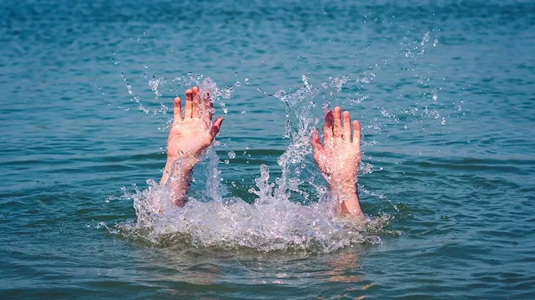 غرق طفل أثناء الاستحمام بمياه الرياح التوفيقي في بنها | ضي النهار غرق طفل أثناء الاستحمام بمياه الرياح التوفيقي في بنها