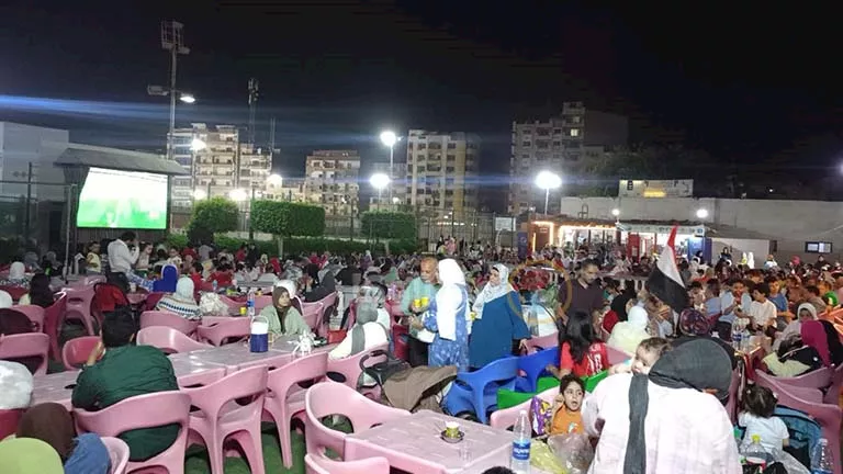 فرحة هستيرية لجماهير بني سويف بعد تقدم مصر على أستراليا (صور)