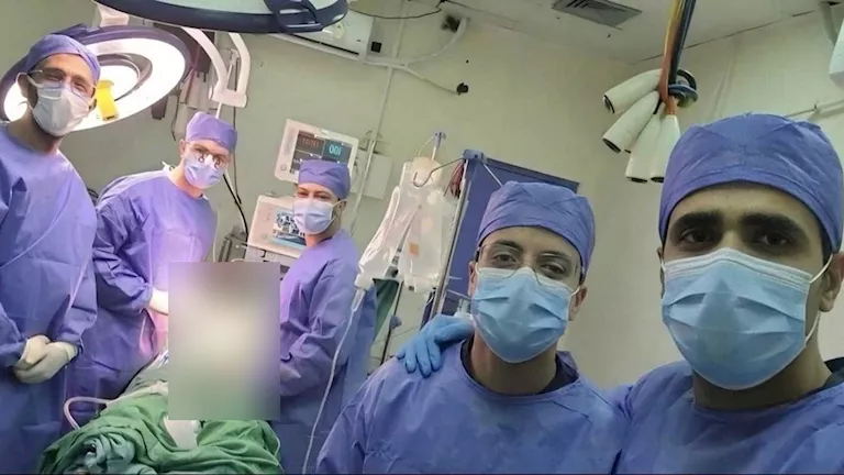فريق طبي بالمنصورة ينجح في إنقاذ مصاب بطعنة نافذة بالقلب | ضي النهار فريق طبي بالمنصورة ينجح في إنقاذ مصاب بطعنة نافذة بالقلب