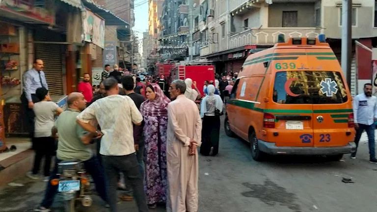 في يوم افتتاحه.. مصرع شخص إثر حريق داخل مطعم بالبحيرة