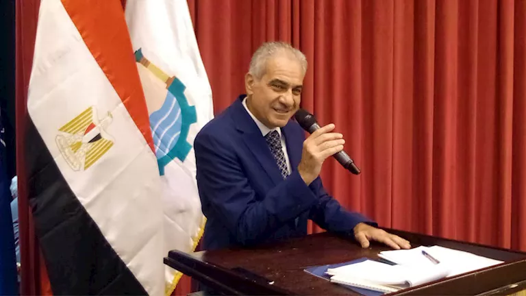 كشف حساب شامل لإنجازات رئيس جامعة أسوان لوئ نصرت
