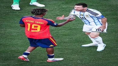 لامين يامال يواسي ميسي بعد تتويج إسبانيا بلقب كأس العالم 2026 (صور) | ضي النهار لامين يامال يواسي ميسي بعد تتويج إسبانيا بلقب كأس العالم 2026 (صور)