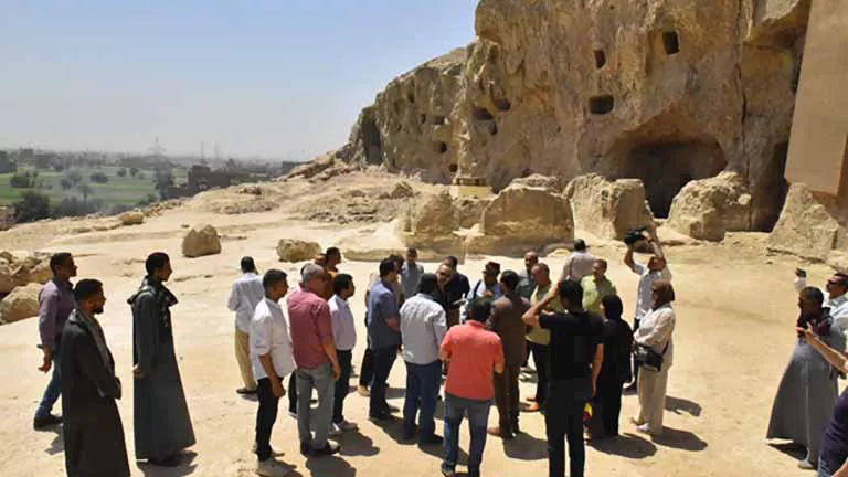 لعنة التنقيب تفتح مغارات الهجانة.. سر مدينة الذئب والجبل الغربي بأسيوط | ضي النهار لعنة التنقيب تفتح مغارات الهجانة.. سر مدينة الذئب والجبل الغربي بأسيوط