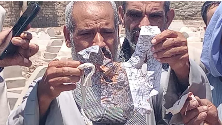 لفافة غامضة داخل مقابر أسيوط تثير الجدل.. تعرف على القصة