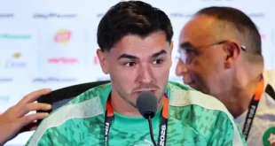 "لماذا ضربتني؟".. مشادة بين صحفيين تربك مؤتمر المغرب في كأس العالم