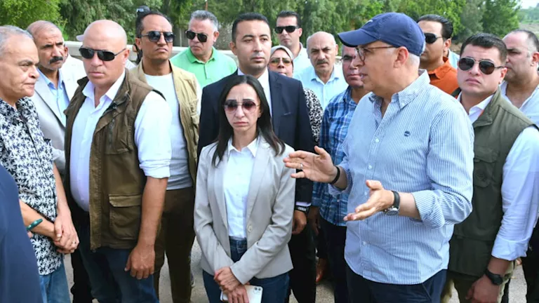 محافظ البحيرة ووزير الري يتفقدان منظومة الري بإيتاي البارود