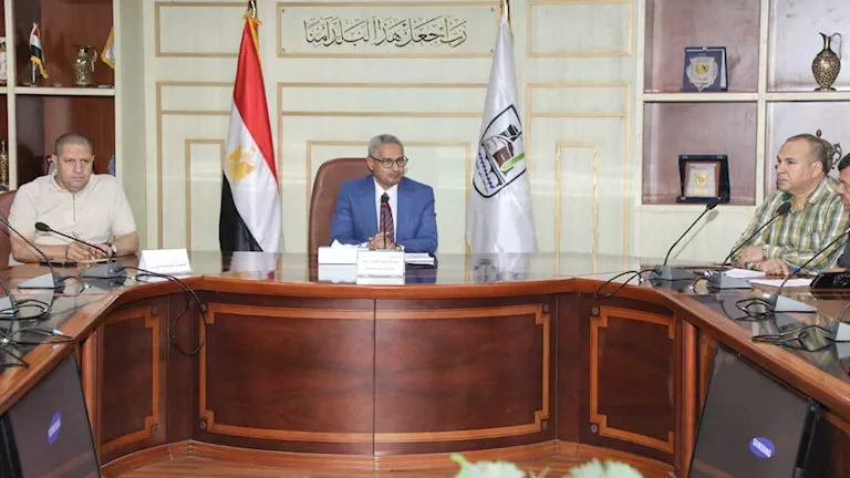 محافظ بني سويف يطلق مسابقة لاختيار أفضل شارع ومنطقة