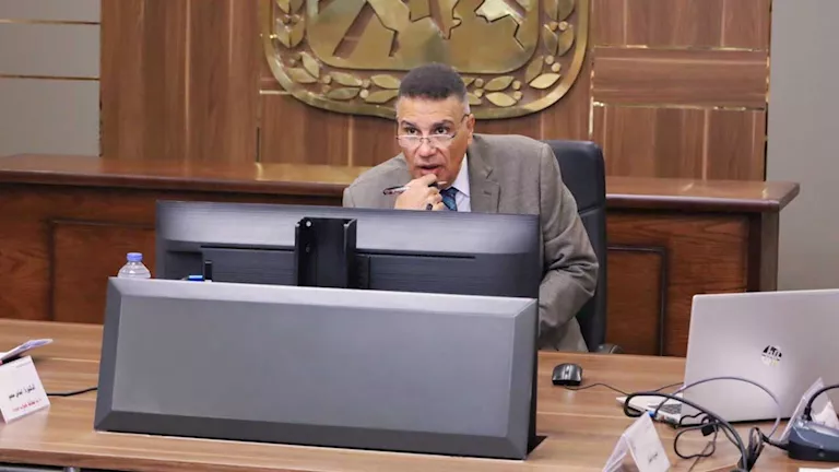 محافظ جنوب سيناء يمنح رؤساء المدن مهلة لحصر معوقات ملفات التصالح