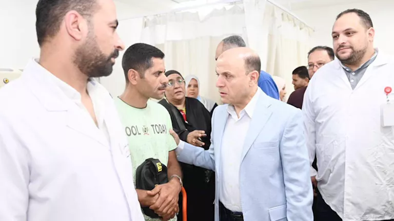 مصابو عربة قطار الغربية يغادرون مستشفى طنطا